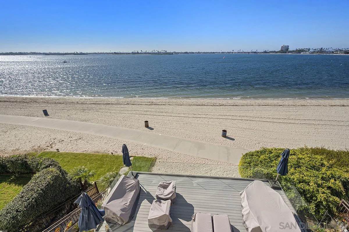 3828 Riviera Dr - Photo 1