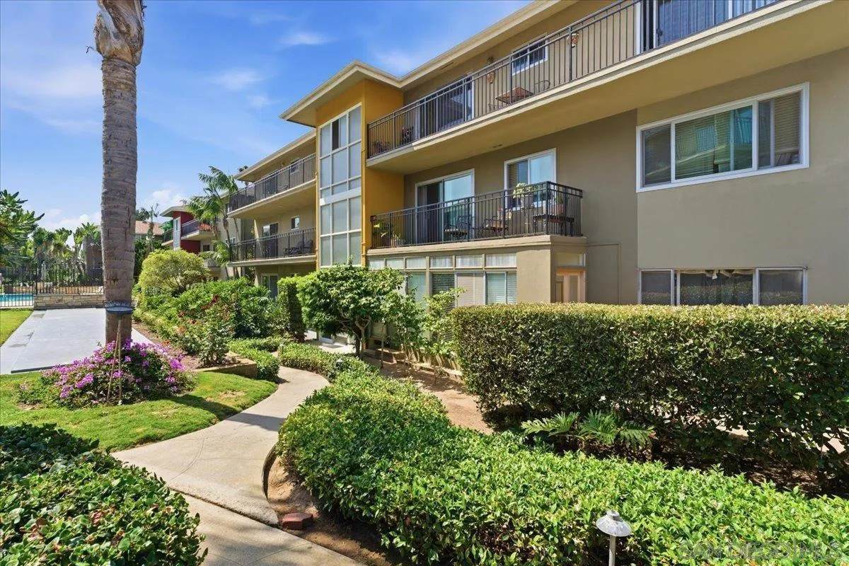 5367 La Jolla - Photo 1