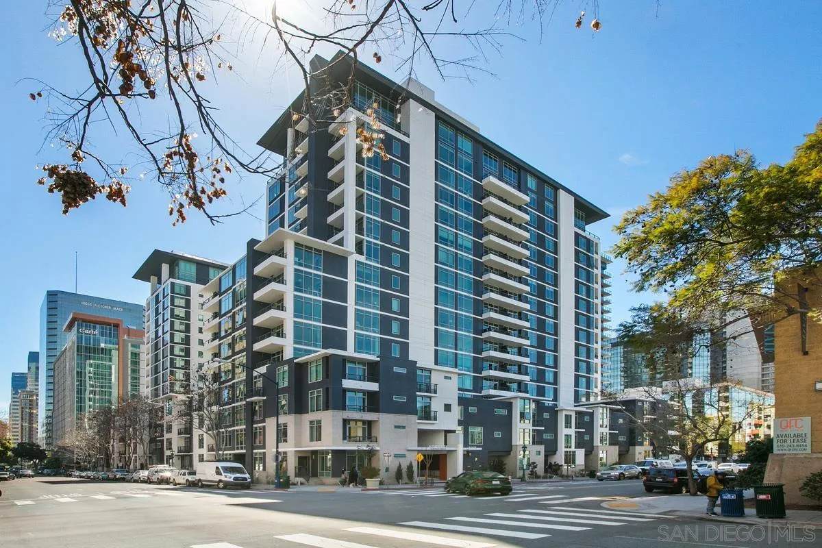 425 Beech - Photo 1