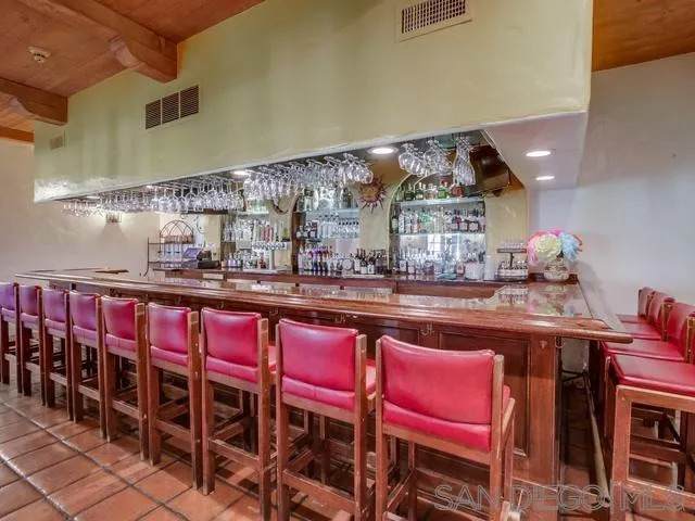 116 Civic Center Dr - Photo 1