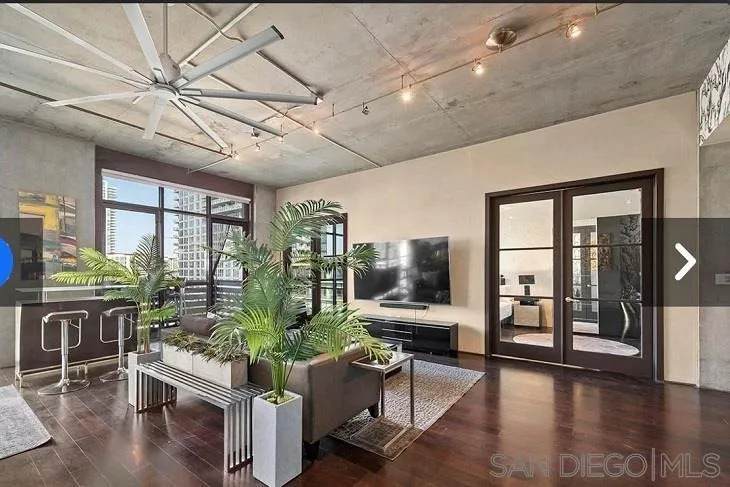 527 10Th Ave - Photo 1