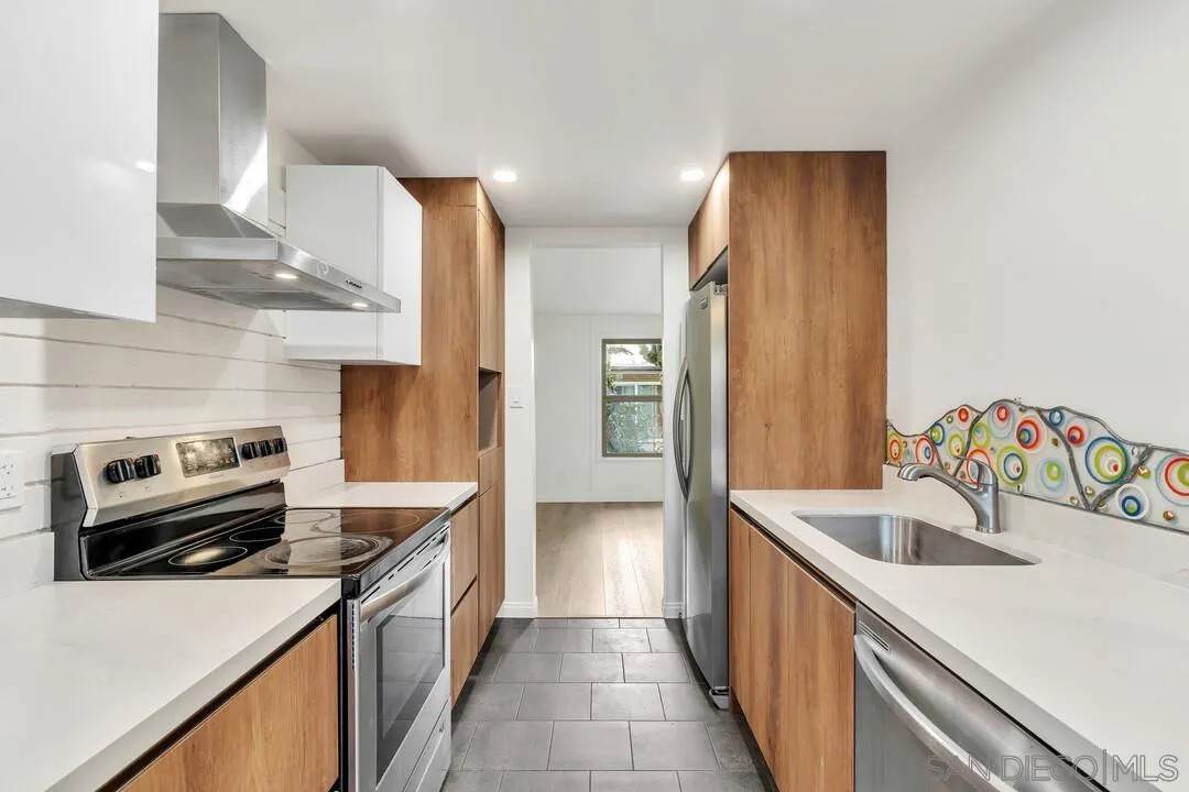 709 Madison Ave - Photo 1