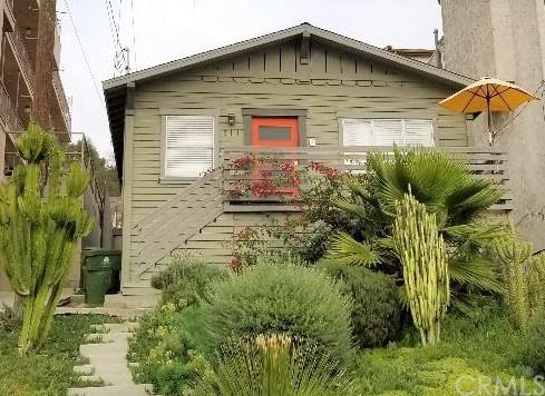 711 Bernard Street - Photo 1