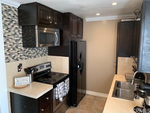 1000 Macarthur Boulevard - Photo 1