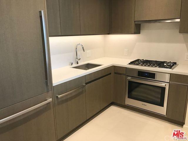 889 Francisco Street - Photo 1