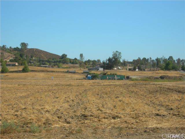0 Loretta - Photo 1