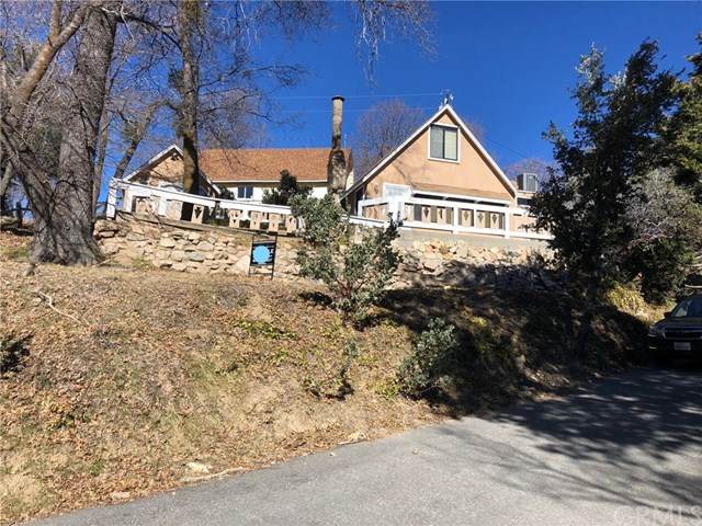 1568 Valley Drive - Photo 1