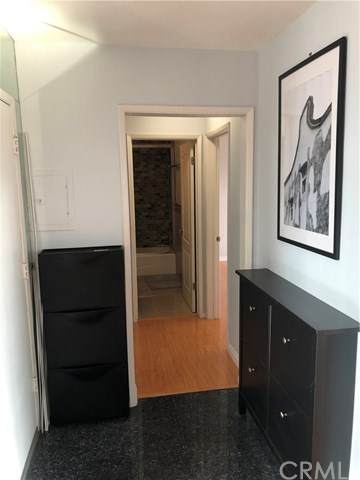 960 Larrabee Street - Photo 1
