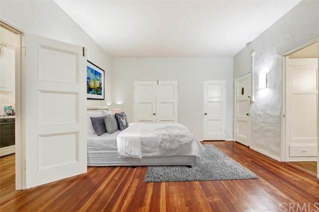1022 Tiverton Avenue - Photo 1