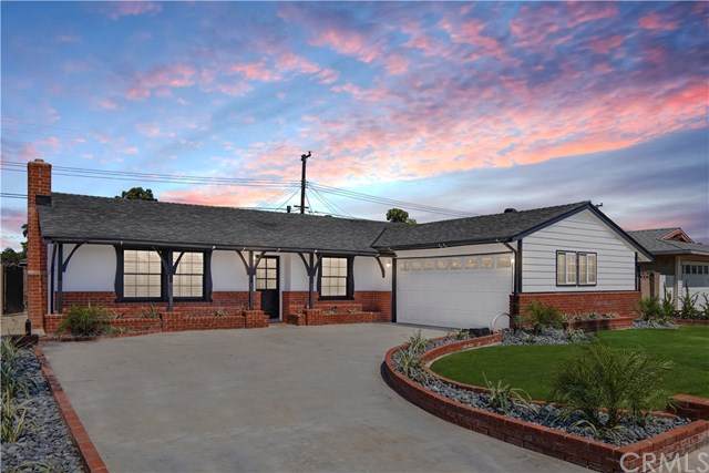 5441 Laurelton Avenue - Photo 1