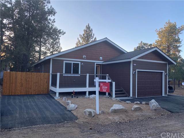 925 Spruce Lane - Photo 1