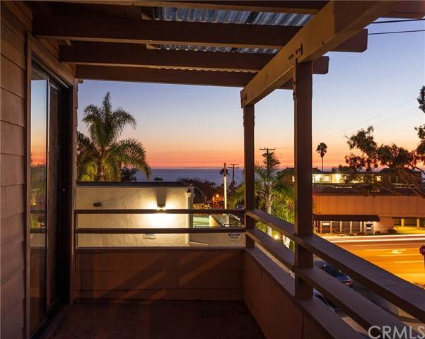219 La Brea #B - Photo 1
