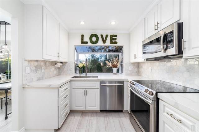 8 Clover Hill Lane - Photo 1