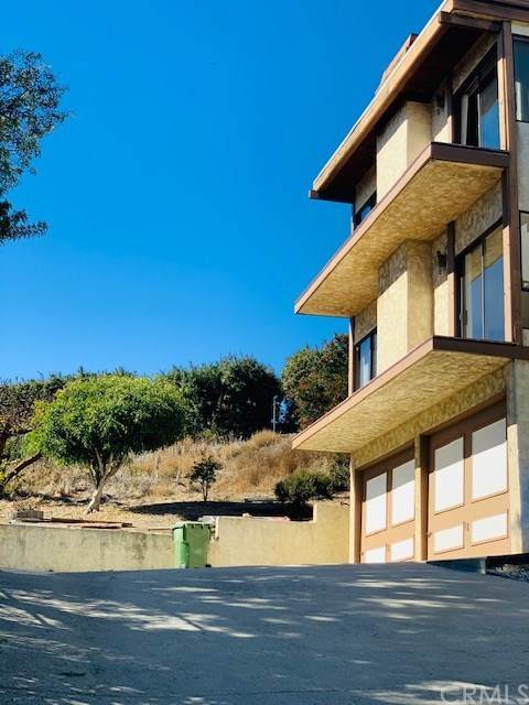 711 35th Street - Photo 1