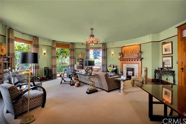 99 Raymond Avenue - Photo 1