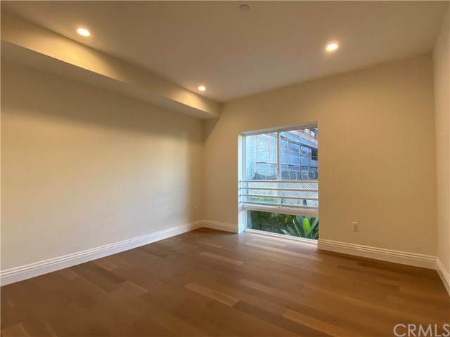 2939 Leeward Ave - Photo 1