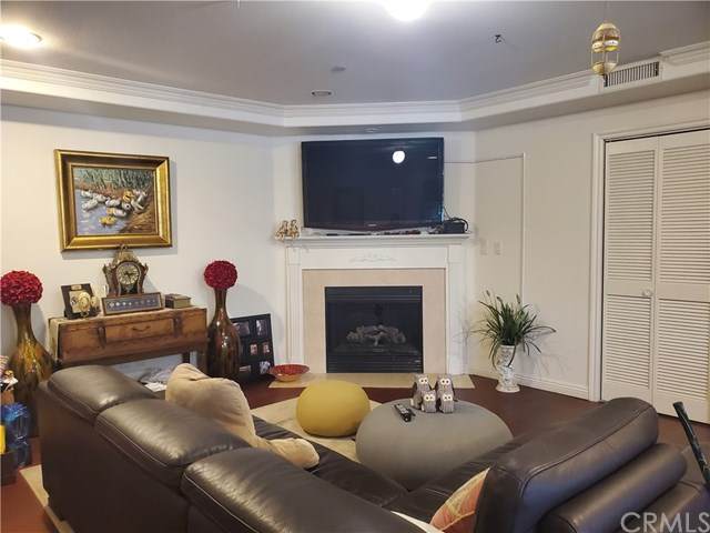 700 Ardmore Avenue - Photo 1