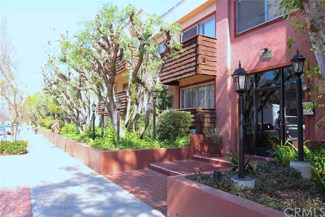 5400 Newcastle Avenue - Photo 1