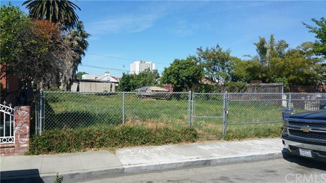 343 Raymond - Photo 1