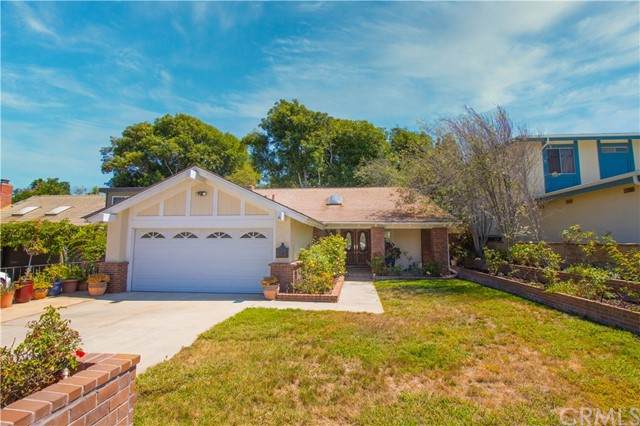 1884 Parkview Circle - Photo 1
