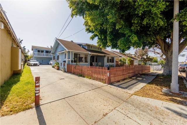 925 Freeman Avenue - Photo 1
