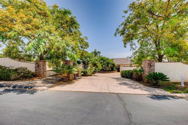 13706 Acorn Circle - Photo 1