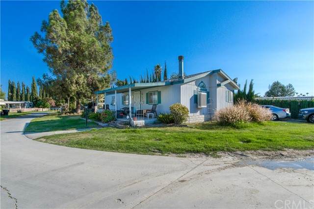 5800 Hamner - Photo 1