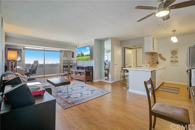 421 La Fayette Park Place - Photo 1