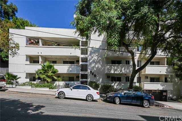 960 Larrabee Street - Photo 1