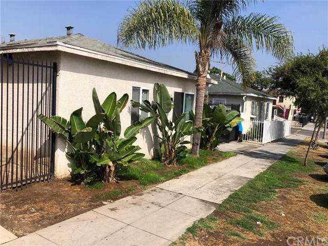 1497 Cedar Avenue - Photo 1