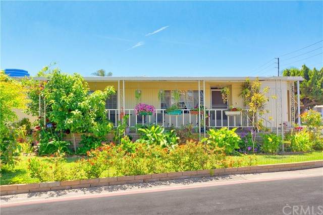 2300 Lewis - Photo 1
