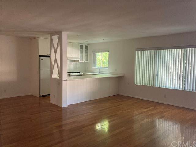 1346 N Laurel Ave. - Photo 1