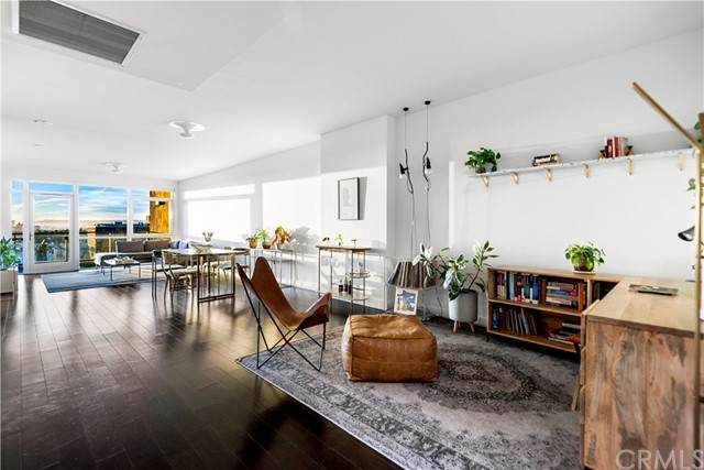3785 Wilshire Boulevard - Photo 1