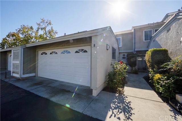 8 Holly Hill Lane - Photo 1