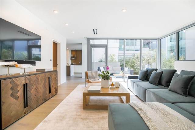 8600 Wilshire Boulevard - Photo 1