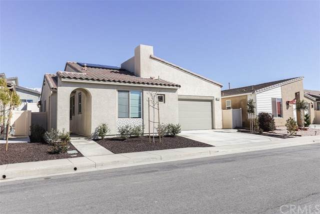 1526 Village Green Way - Photo 1