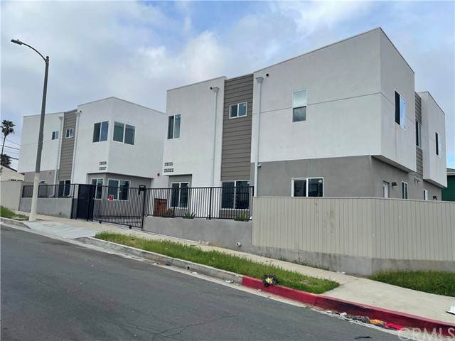 25001 Senator Avenue - Photo 1