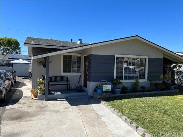 717 Amelia Avenue - Photo 1