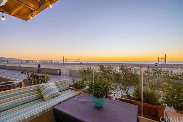 1728 The Strand - Photo 1