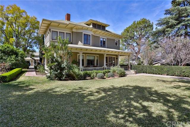 924 Center Street - Photo 1