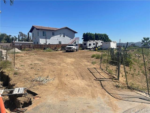 322 Bluff - Photo 1