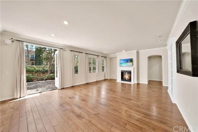 100 Townsend - Photo 1