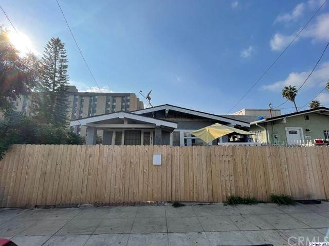 1435 Mariposa Avenue - Photo 1