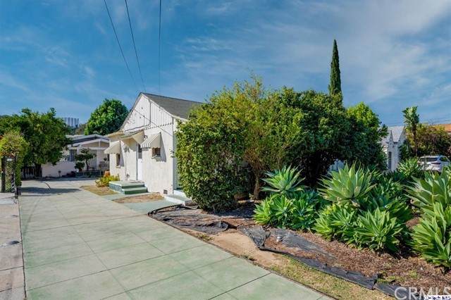 724 Acacia Avenue - Photo 1