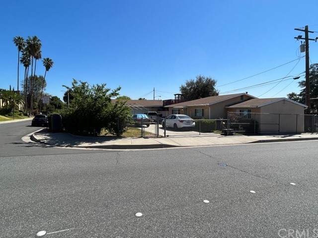 1004 Highland Avenue - Photo 1