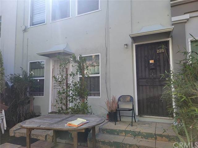 225 Columbia Place - Photo 1