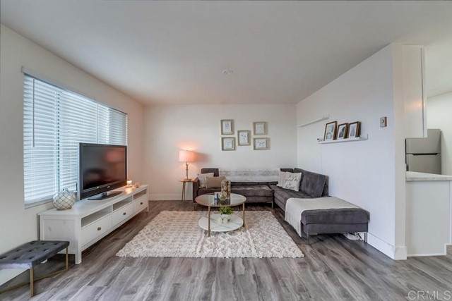 279 Moss Street - Photo 1