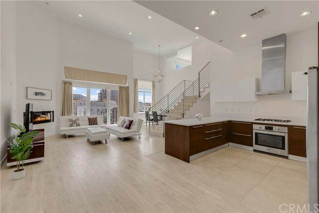 118 Kenwood Street - Photo 1