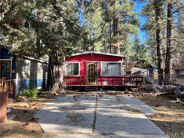 824 Sherwood Boulevard - Photo 1