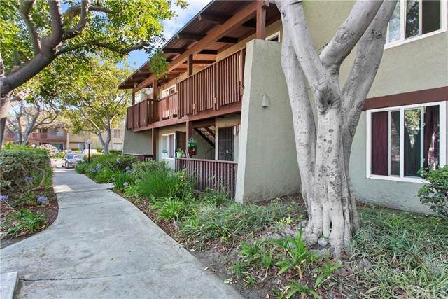 1040 Macarthur Boulevard - Photo 1